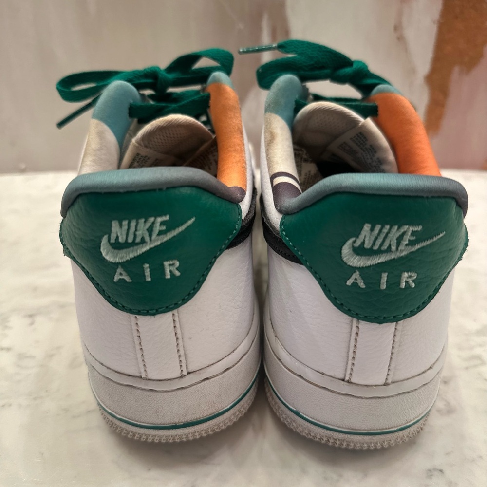Nike‎ Air Force 1 Low '07 LV8 White Malachite Black & Green Swoosh Men’s Sz 8.5 - Picture 4 of 12